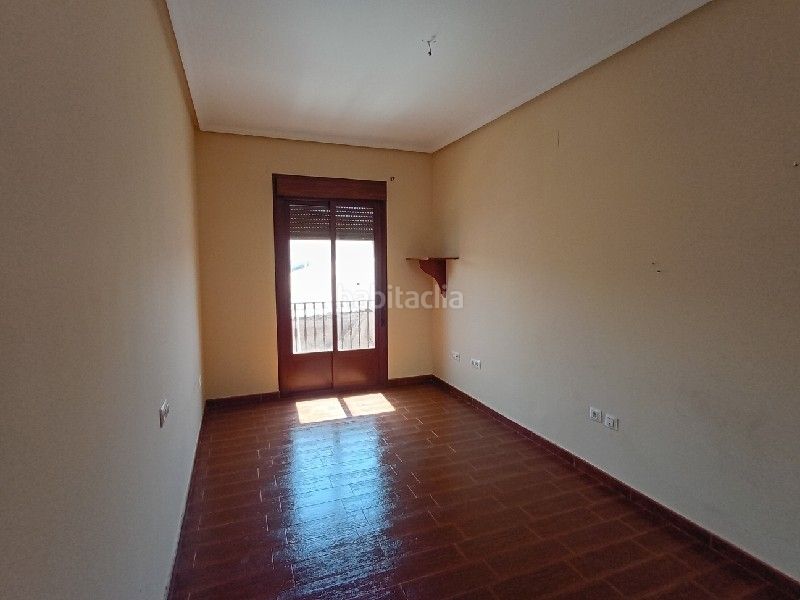 Foto cc192996-46a5-4dc7-a29c-a61d6a7811ea. Pis amb aparcament a Carolina (La)