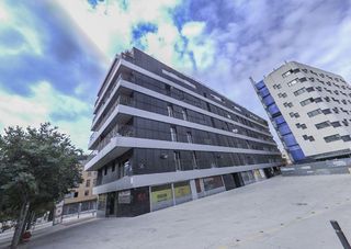 Local Comercial  Plaza del comte guifre. Solvia inmobiliaria  locales terrassa