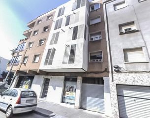 Lloguer Local Comercial  C/ tortosa. Solvia inmobiliaria  locales badalona
