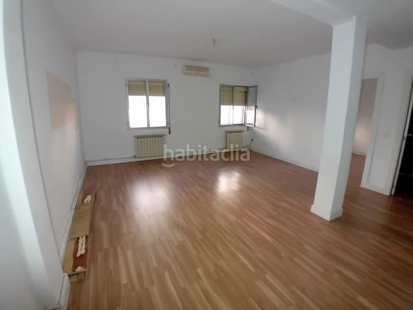 Foto 24b9810c-eca3-4d33-9b3e-ffba14b0bf25. Pis a Abrantes Madrid