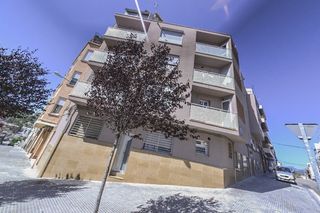 Pis  C/ sant mateu. Solvia inmobiliaria  piso terrassa