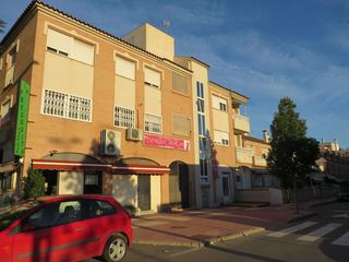 Casa aparellada  C/ reina sofía. Solvia inmobiliaria  chalet adosado cabezo de torres