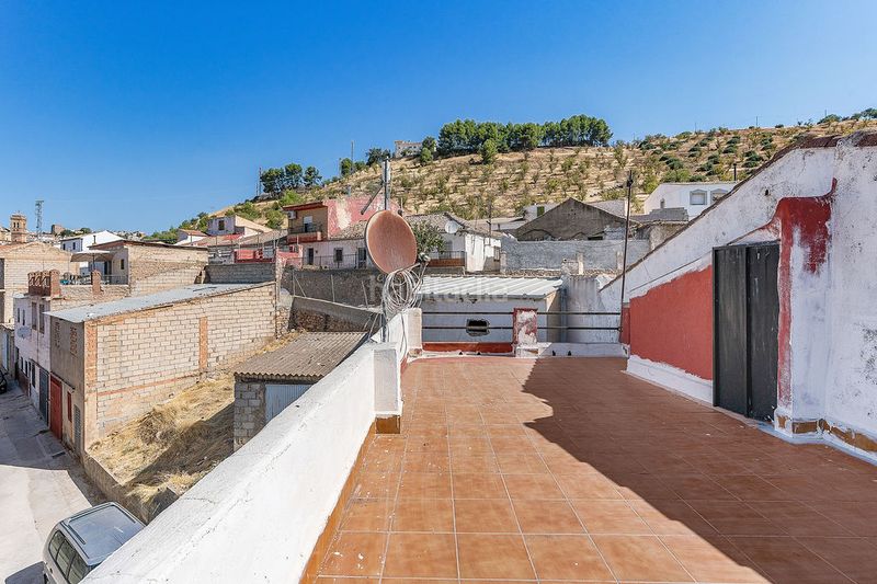 Foto d412101c-54ad-42bf-9d40-e4da805341e1. Chalet solvia inmobiliaria casa en Iznalloz