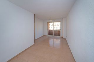 Pis a C/ Médico Vicente Reyes