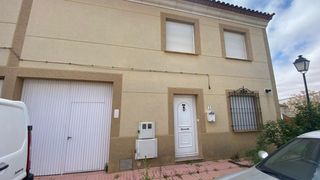 Chalet  C/ pablo picasso. Solvia inmobiliaria  casa iniesta