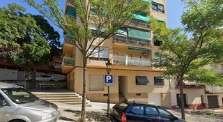 Business premise in Av Dr Fleming