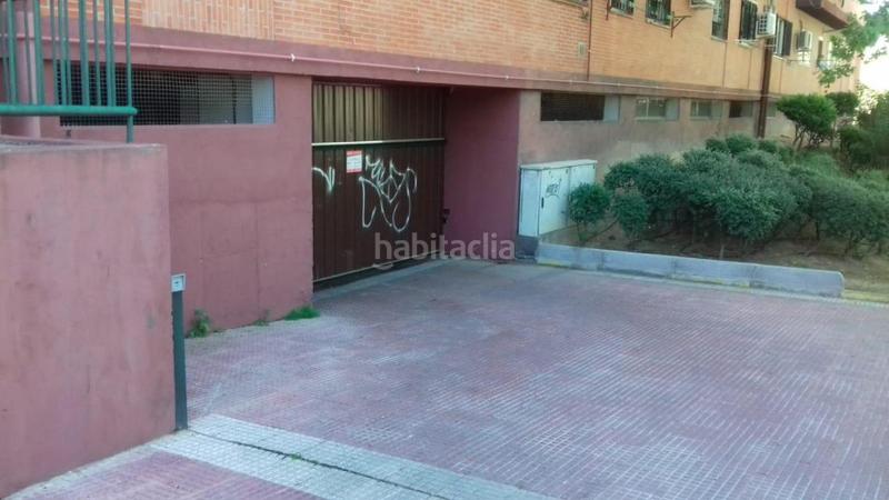 Foto c3957f6e-4035-4d98-9d52-f06e36d84d76. Car parking in Velilla de San Antonio