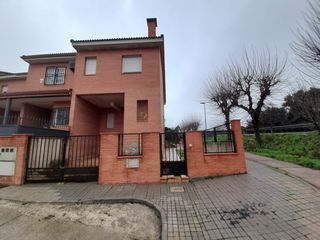 Doppelhaus  C/ cercado rosario. Solvia inmobiliaria  chalet adosado chapinería