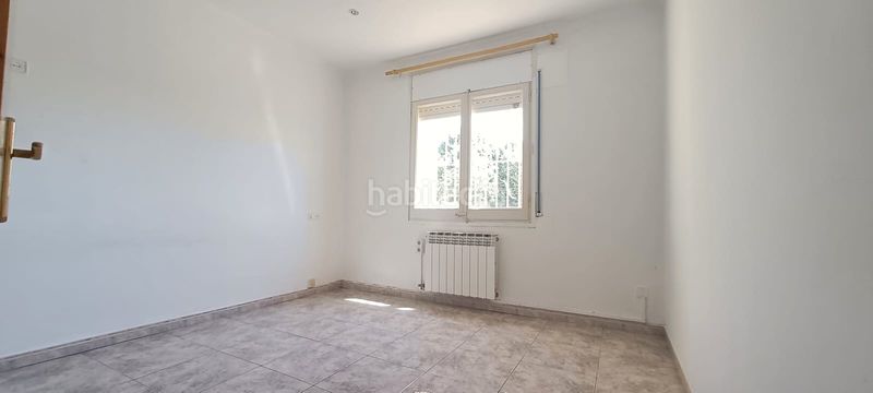 Foto 79f6dd63-af99-4d64-852b-fff1a121d87f. Pis a Centre Vidreres