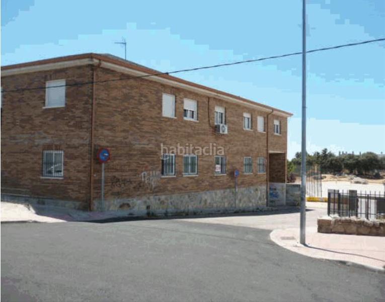 Foto d5075c2a-22fe-4057-910a-53a996e27321. Aparcament cotxe a Colmenarejo