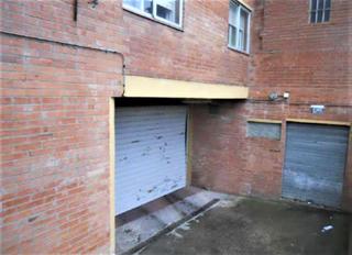 Aparcament cotxe  Peni. Solvia inmobiliaria  garaje figueres