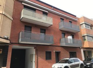 Aparcament cotxe  C/ sant valenti. Solvia inmobiliaria  garaje sant joan de vilatorrada