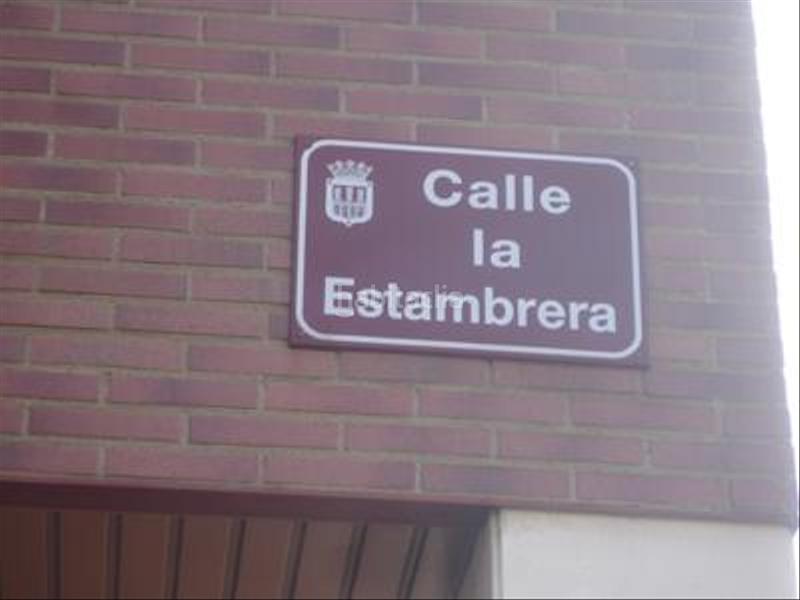 Foto 624dcbf5-e4fb-4c39-82b0-ccde1814db5e. Parking voiture dans Cascajos - Piqueras Logroño