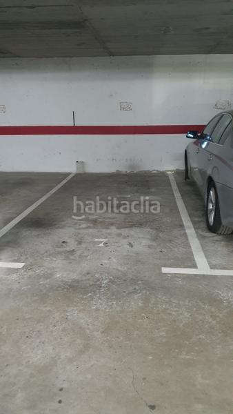 Foto bb73f1d9-c0c8-4f96-906d-bf0d4cc1d8cd. Parking coche solvia inmobiliaria garaje en Centre Figueres
