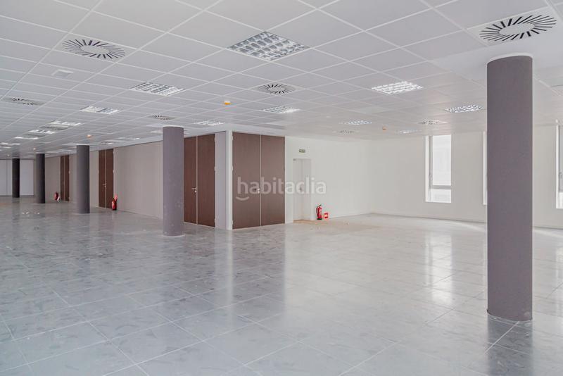 Foto caefdce9-ee72-426f-b632-47678515617d. Office space in Garrapinillos Zaragoza