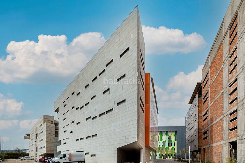 Foto d27c5f60-356c-4150-82fa-9c8207d44d91. Office space in Garrapinillos Zaragoza