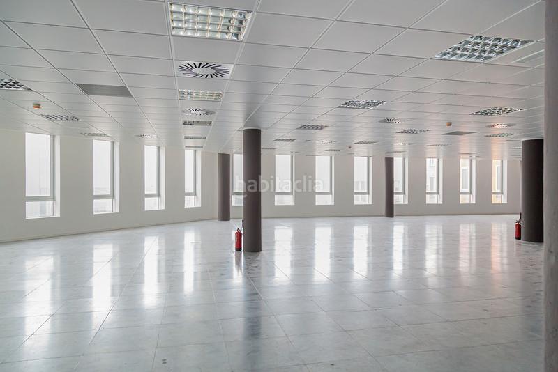 Foto d9973400-38de-421f-b6fc-b2e30ed12155. Office space in Garrapinillos Zaragoza