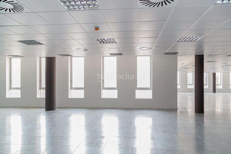 Foto b59e0afe-438a-44fc-8d9c-964cc4360762. Office space in Garrapinillos Zaragoza