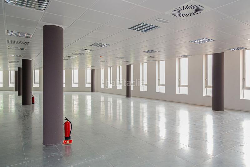 Foto aeed3b8a-fe50-4e4b-9382-da9fa5dbe3fa. Büro in Garrapinillos Zaragoza