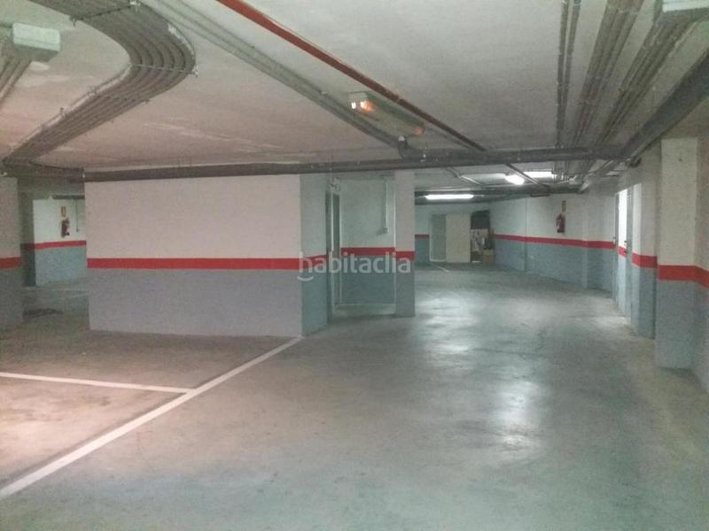 Foto ae6a1679-40a1-45c8-8c65-affa36ac9380. Aparcament cotxe a Centro Seseña