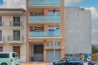 Local Comercial  Av corts valencianes. Solvia inmobiliaria  locales vall duixó la
