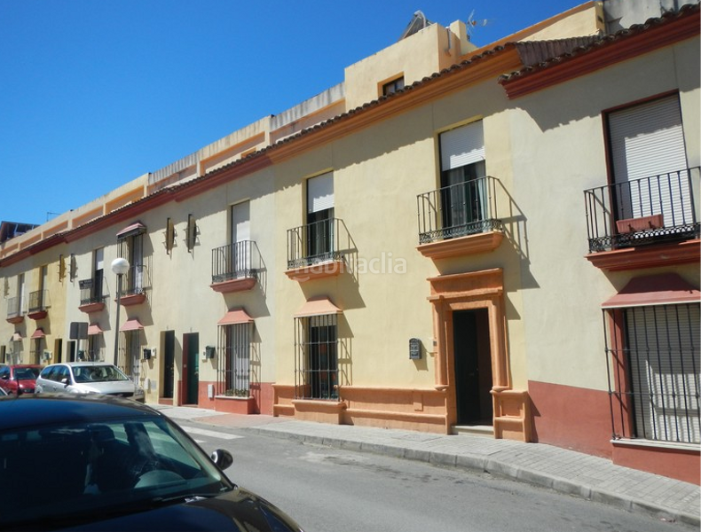 Foto 1e75508d-0bb9-4ed9-bad4-927ea93fa009. Aparcament cotxe a Marchena