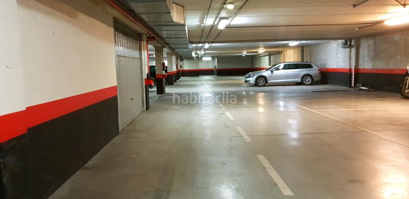 Foto 13310af7-6c9e-4d80-83bf-447c95e9597a. Aparcament cotxe a Derio