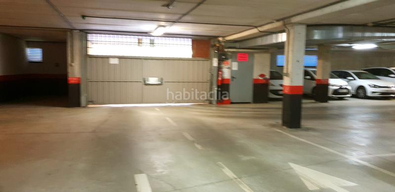 Foto 2f53d506-4794-4115-a604-6ad8aab9c645. Aparcament cotxe a Derio