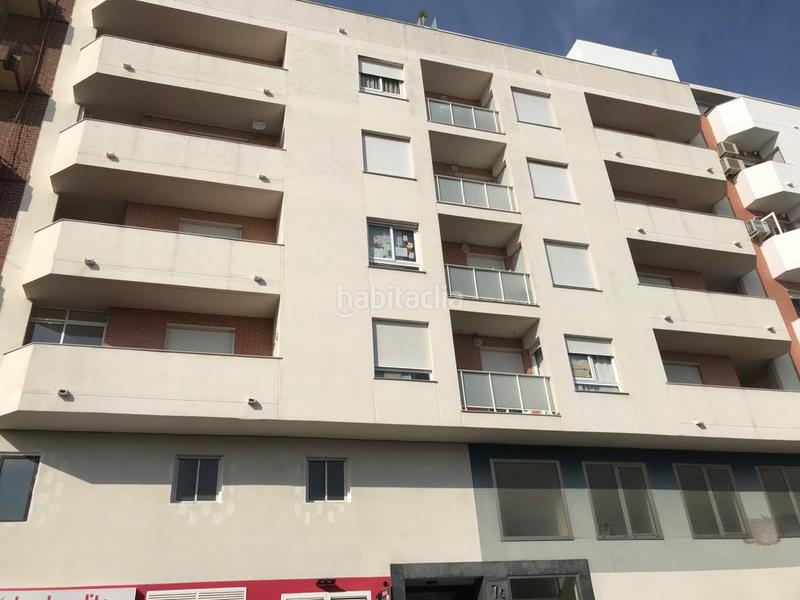 Foto 85407901-bb44-4ccf-9530-71bca6272b5e. Car parking in Oliva pueblo Oliva