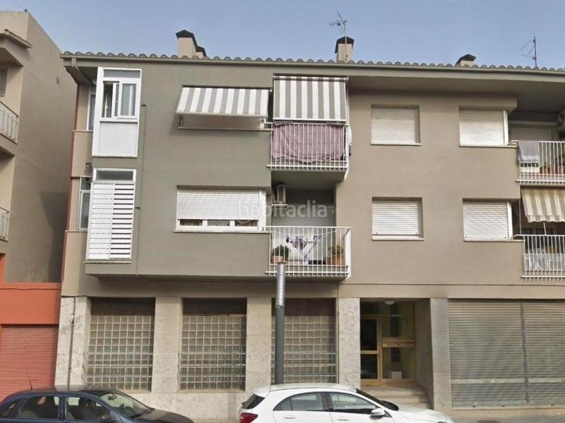 Foto b2a9f7b7-71f6-4fed-827c-8b0c1effeb7f. Parking coche solvia inmobiliaria garaje en Banyoles