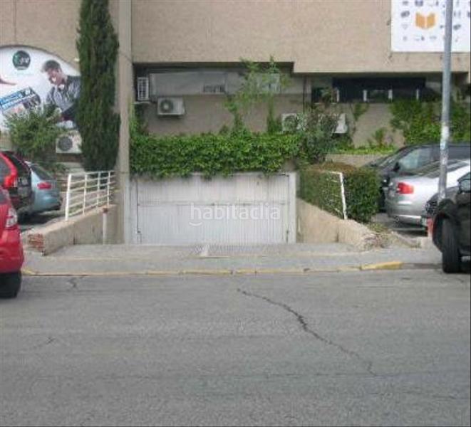 Foto 3d396615-0fc6-46a8-ae43-7f7b1efff3f4. Parking voiture dans El Burgo Rozas de Madrid (Las)