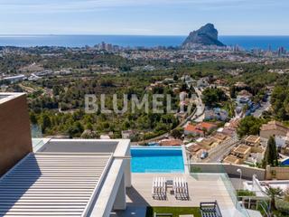 Maison  N/a. Moderna villa de lujo con vistas panorámicas al mar en venta en
