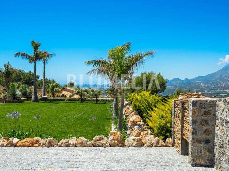 Foto 61c78240-3c54-4048-a726-43db073919e3. Xalet amb calefacció aparcament piscina a Altea la vella Altea