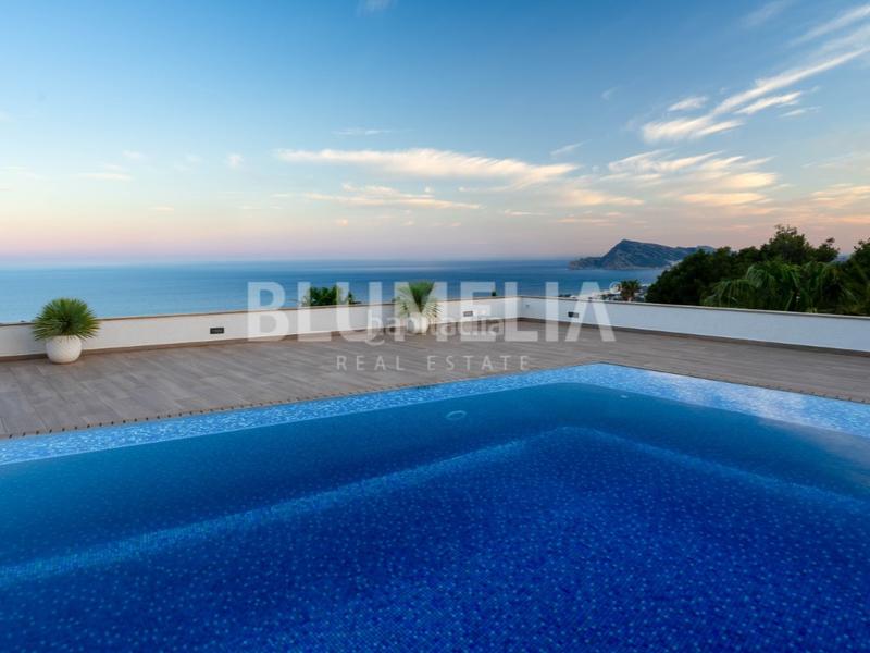 Foto a6e59563-cca5-41ab-99e6-d62d37a29f0d. Xalet amb calefacció aparcament piscina a Altea la vella Altea