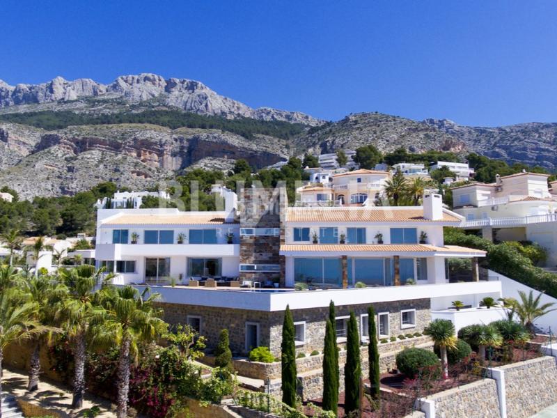 Foto d16a62a2-e6b7-4318-90d9-25c19f3cdda0. Xalet amb calefacció aparcament piscina a Altea la vella Altea