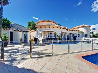 Casa  N/a. Villa con vistas al mar y al campo de golf en venta en dénia