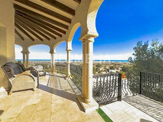 Casa  N/a. Villa mediterránea con vistas al mar en venta en dénia