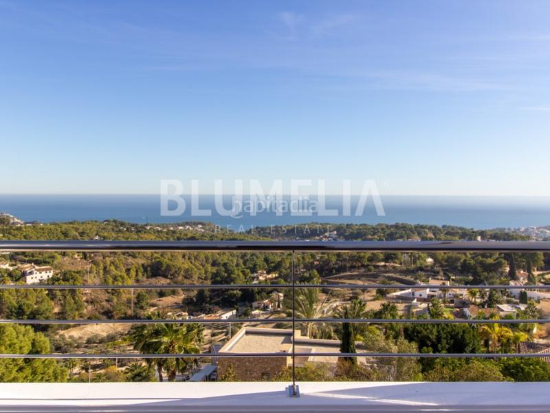 Foto af0beab9-f66f-4226-9bda-c8dea78fbd74. Casa con riscaldamento parcheggio piscina in La Fustera Benissa