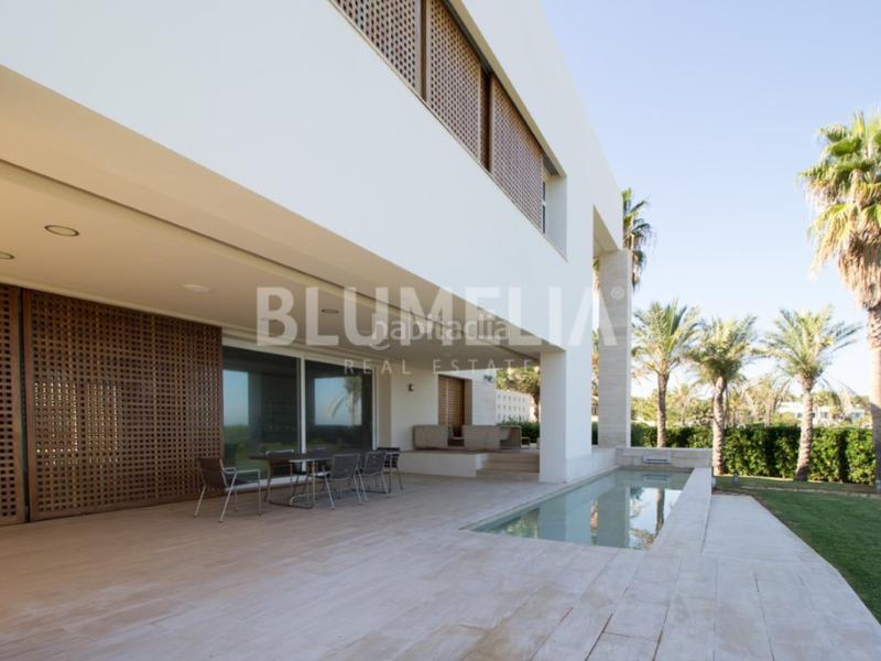 Foto f12fa583-39fb-45de-a3ed-ebb8a2f95f0e. House with parking in Las Rotas / Les Rotes Dénia