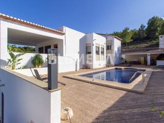 Casa  N/a. Villa a 500 metros de la playa de las rotas en venta en dénia