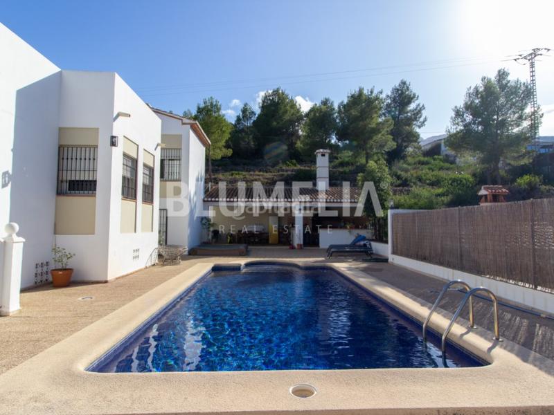 Foto dc031719-4f70-4497-8b48-8e482c76b1de. House with parking pool in Las Rotas / Les Rotes Dénia