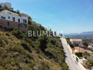 Terreny residencial a Paichi. Parcela de 835 m2 con vistas despejadas en venta en moraira