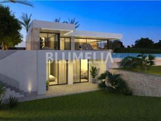 Casa a El Montgó. Villa de lujo con vistas al mar y a la montaña en venta en dénia