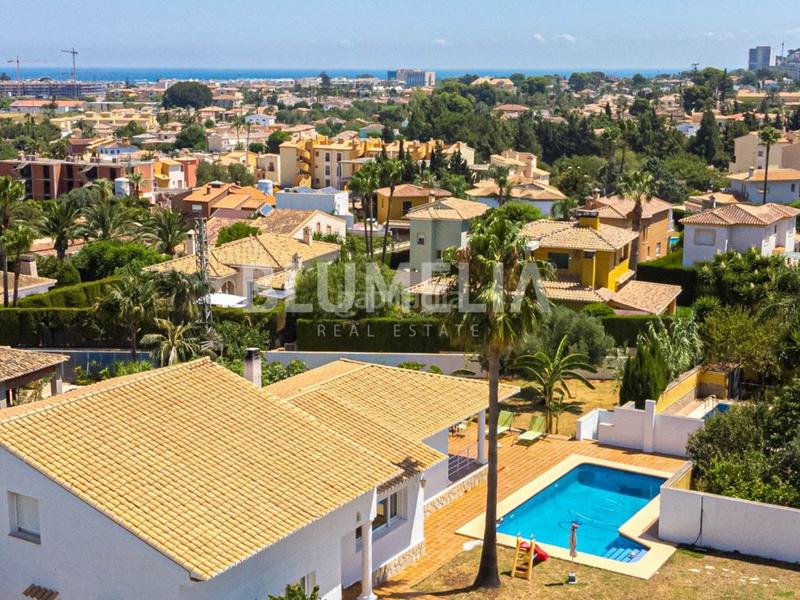 Foto f8f7c918-8f33-4c29-8ad1-e25c886b22e4. Casa amb calefacció aparcament piscina a El Montgó Dénia