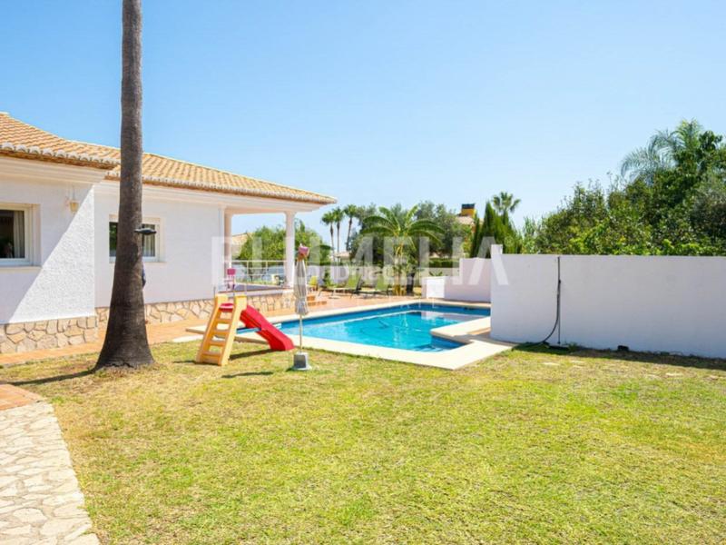 Foto fa29eb06-7c2d-46ee-824d-59cc3cb0c1c1. Casa amb calefacció aparcament piscina a El Montgó Dénia