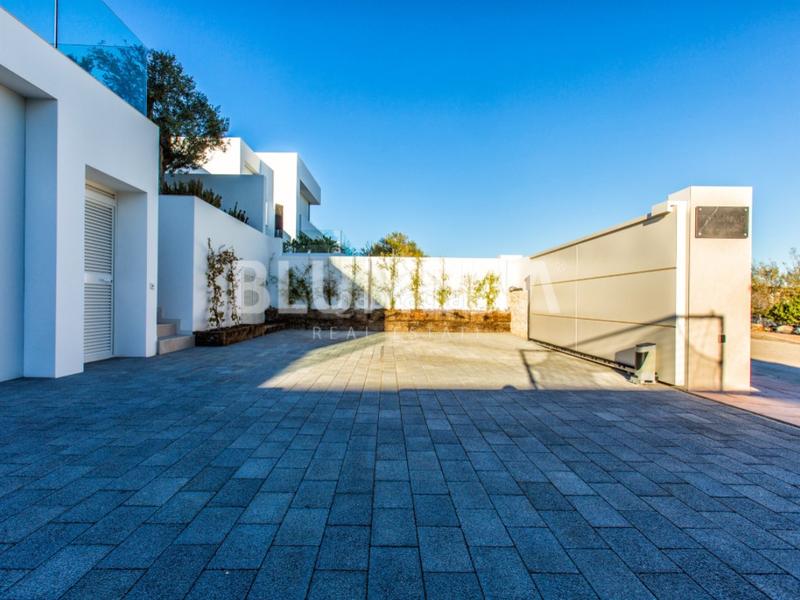 Foto 0dc22a48-c2d4-4296-bf95-3df84bf11726. Casa amb calefacció aparcament piscina a La Fustera Benissa