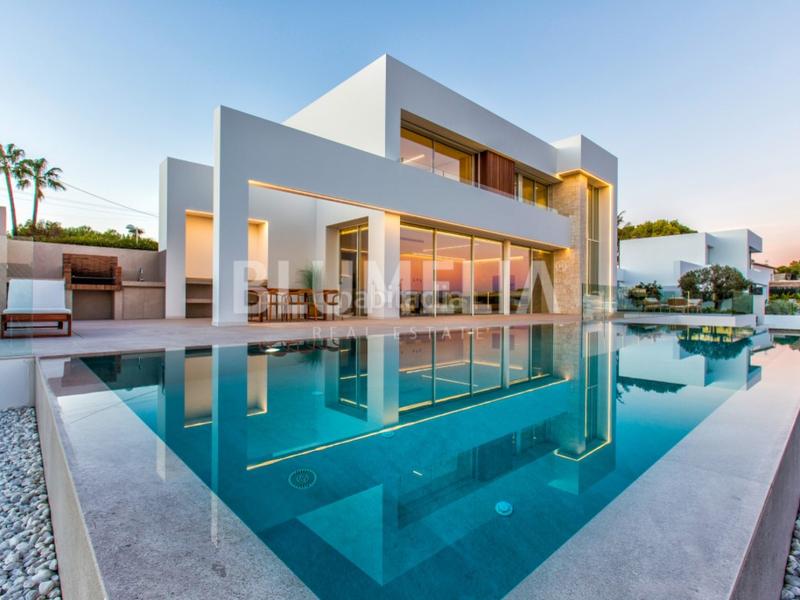 Foto 8f5ae89e-d92a-4642-947d-ea1a38e2aca2. Casa amb calefacció aparcament piscina a La Fustera Benissa