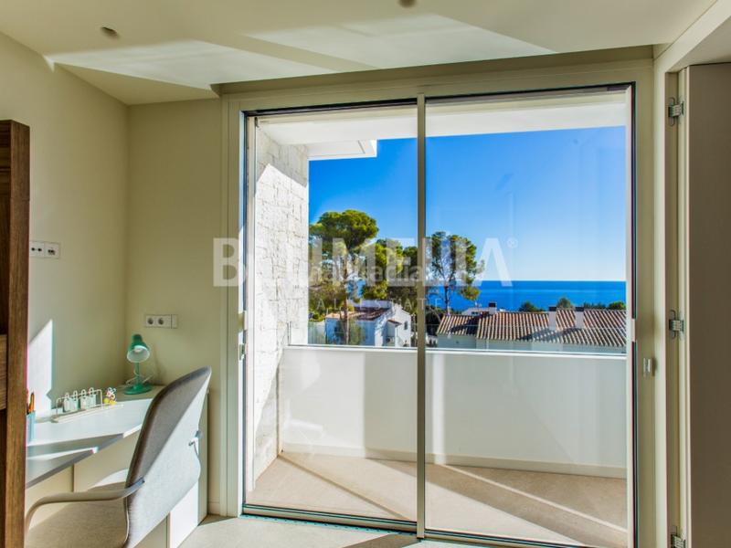 Foto be39dcf3-f5d3-4b69-9346-4becf1744880. Casa amb calefacció aparcament piscina a La Fustera Benissa