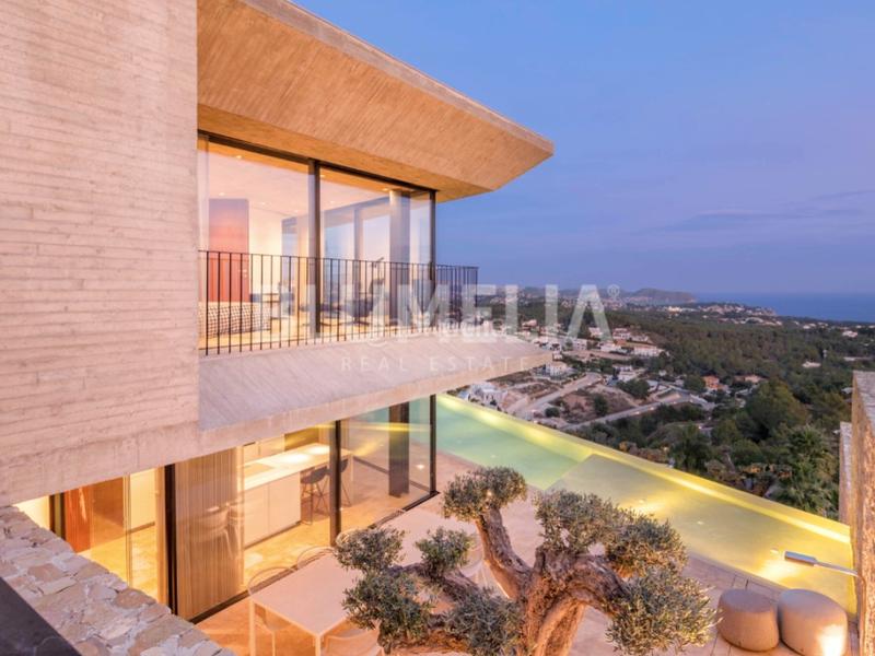 Foto 06b85fa8-dd8d-4a5f-a530-37de50189272. Haus mit heizung parking pool in La Fustera Benissa