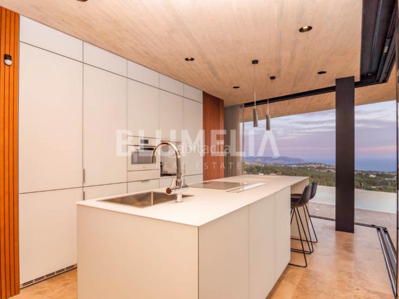 Foto 46ed5cb2-7a5f-46f5-895b-a9cdb9b64e36. Haus mit heizung parking pool in La Fustera Benissa